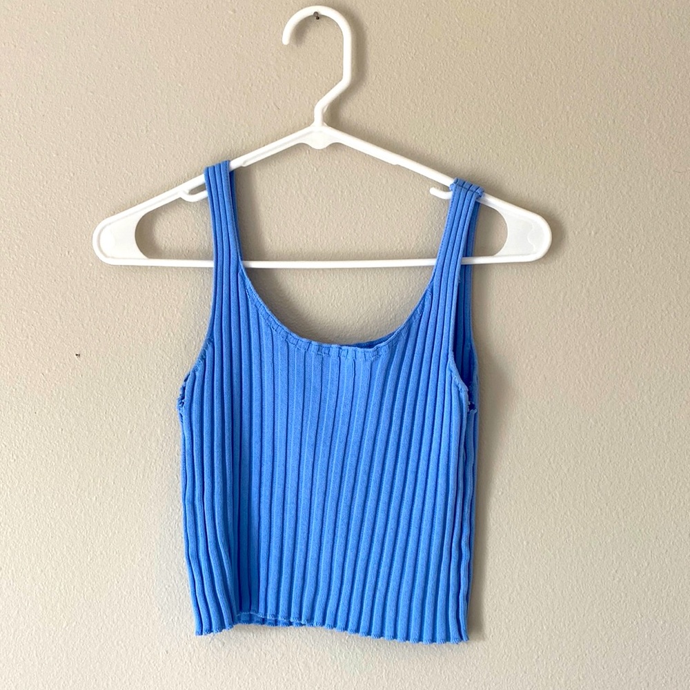 Light blue cropped tank